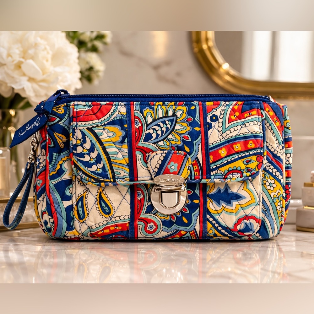 VERA BRADLEY Marina Paisley Push Lock Wristlet in White-Blue Multi Color, EUC